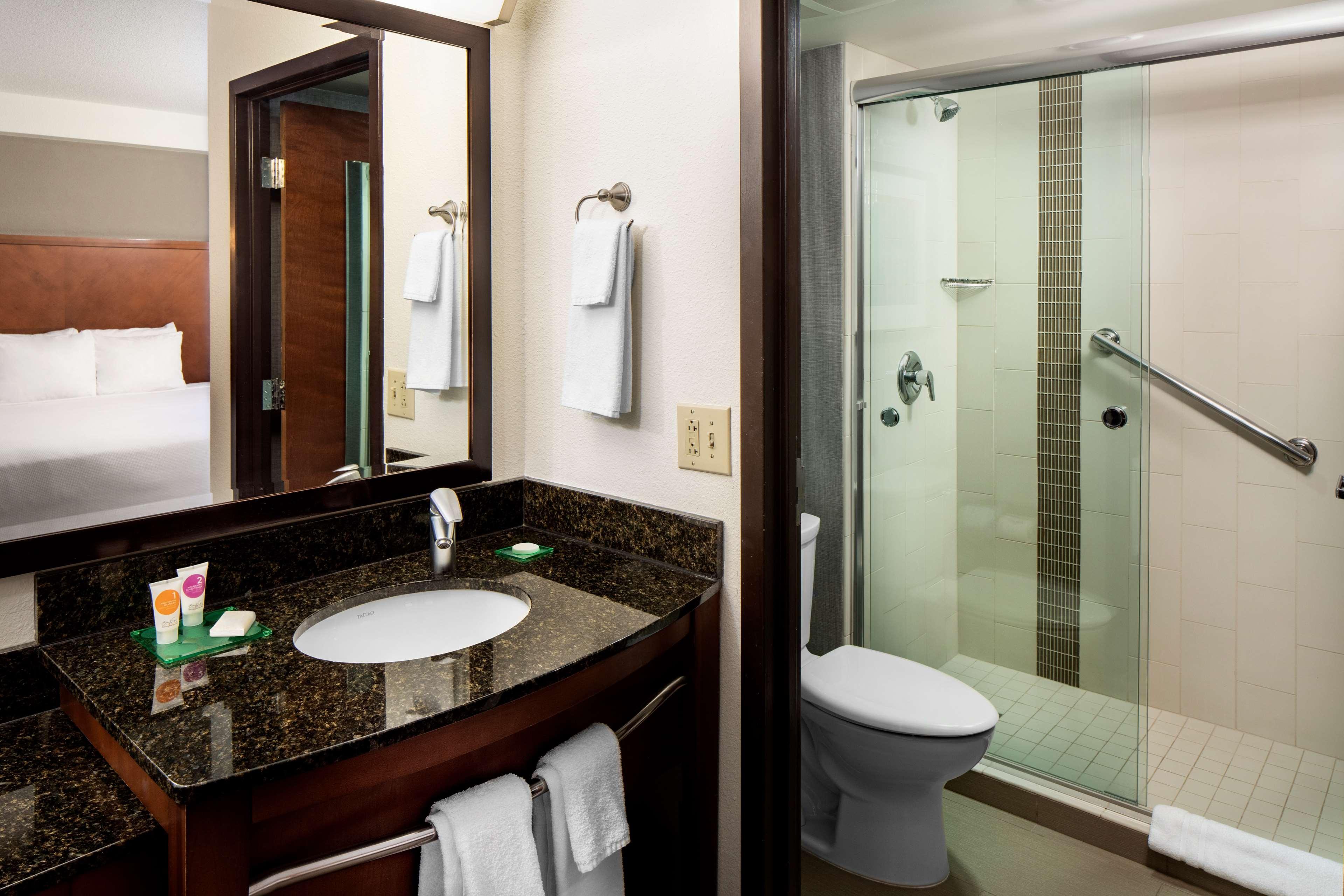 Hyatt Place Топика Экстерьер фото